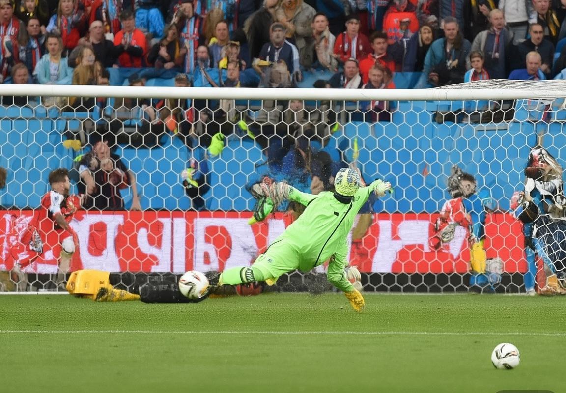 梅西点球失手！世界杯小组赛阿根廷1:1战平冰岛奇迹之夜(图4)