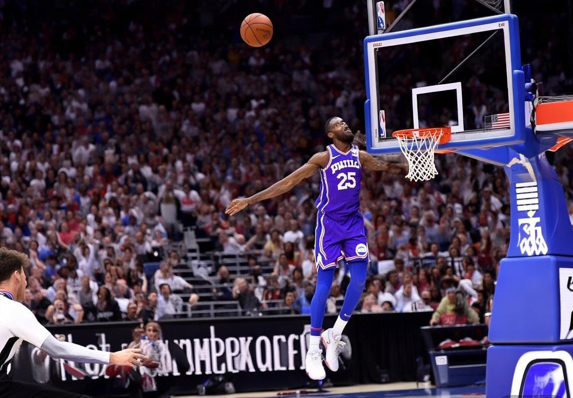 76人VS快船：巅峰对决解析与未来展望(图3)